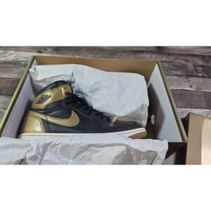 Nike Air Jordan 1 DZ5485-071 Retro High OG Black Metallic Gold Size 8.5 Sneakers